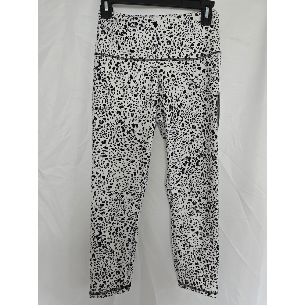 Balance Collection White Mini Leopard Print Cropped Leggings Size‎ Medium